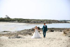séance couple mariés, séance photo à la plage, plage bretagne, Bretagne, Finistère, bzh