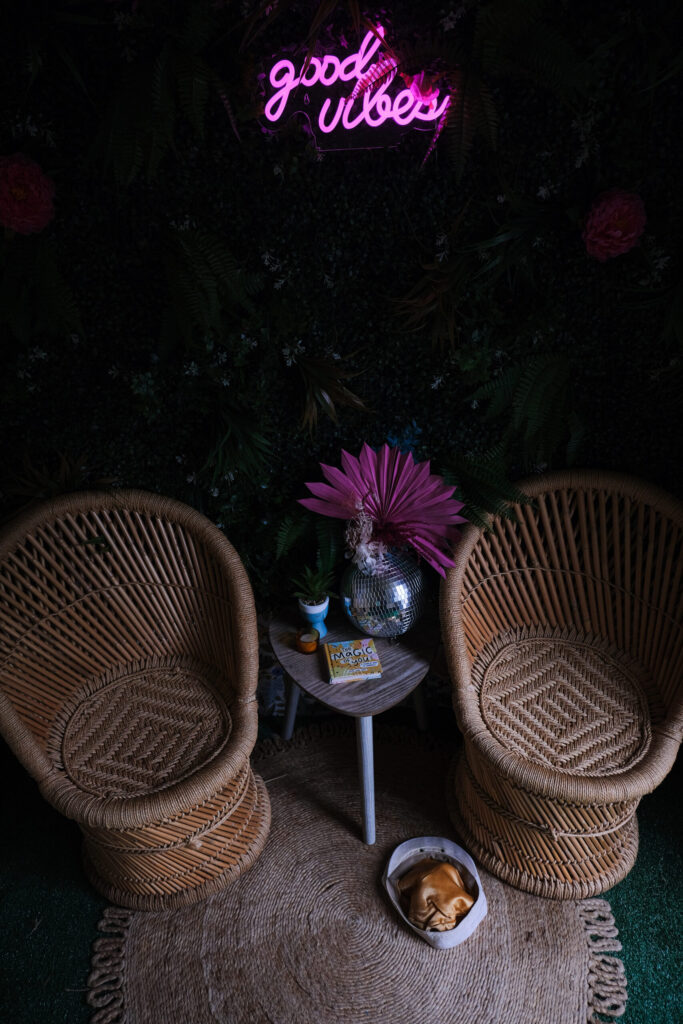 fond de photobooth, photobooth, cabine, caravane photo, livre d'or audio, souvenir, animation, villa nymphéa, la rochelle