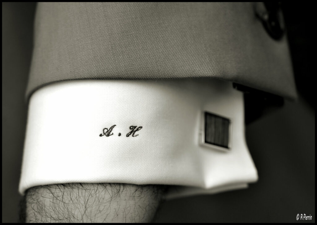 personnalisation costume, initial costume