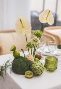 Tendance decoration, mariage bordeaux, monochrome, vert, decoration