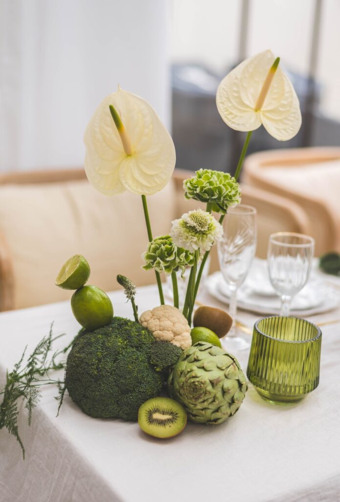 Tendance decoration, mariage bordeaux, monochrome, vert, decoration