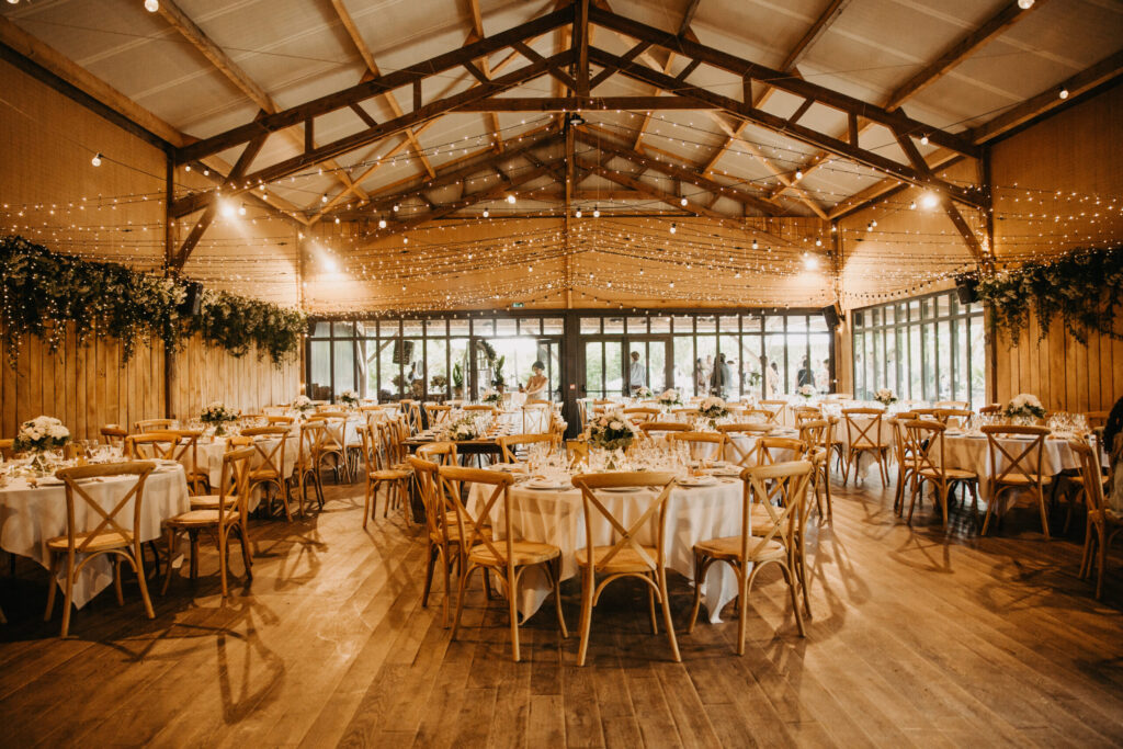 lieu mariage pays nantais chaise bois salle de réception