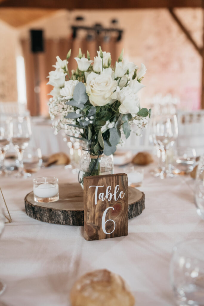 rose blanche fleurs mariage incontournables