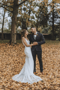 mariage automnal, séance couple, shooting couple, robe de mariée, costume marié, mariage aux couleurs de l'automne