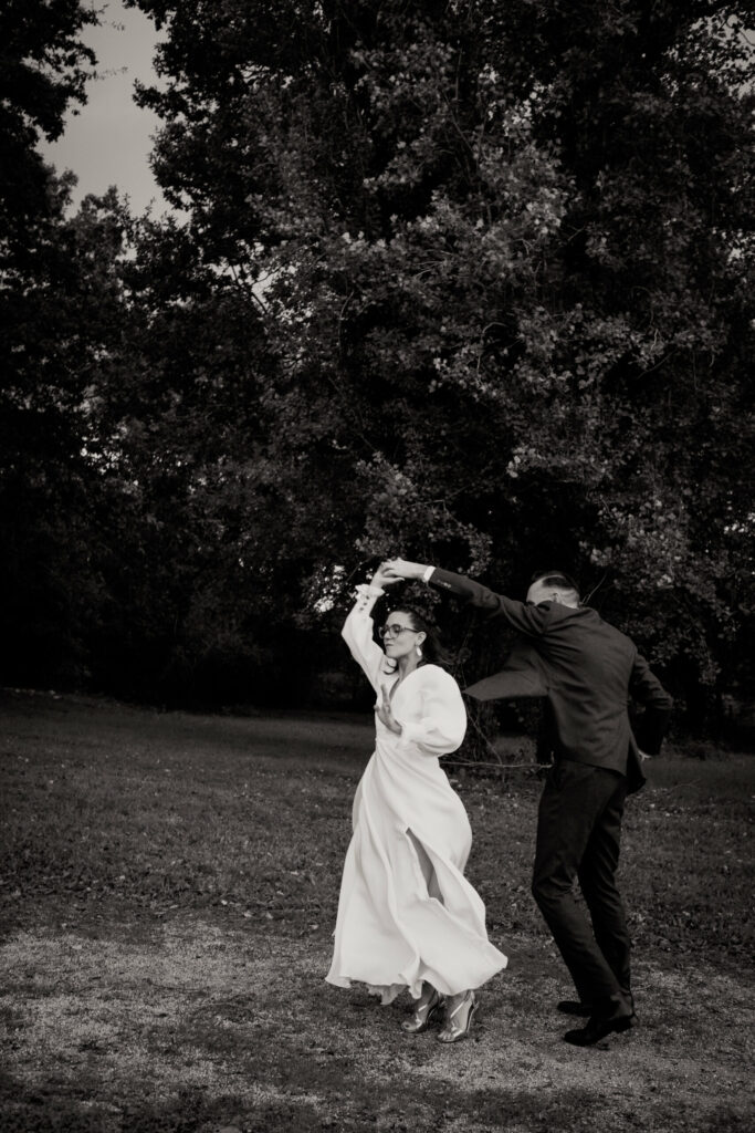 Photo de couple, danse, mariés, heureux, photo, domaine de belisle, angoulême