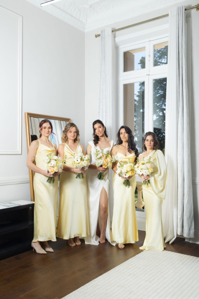 Mariée, avec ses demoiselles d’honneur, robe de demoiselle, d’honneur, Yellow butteur,