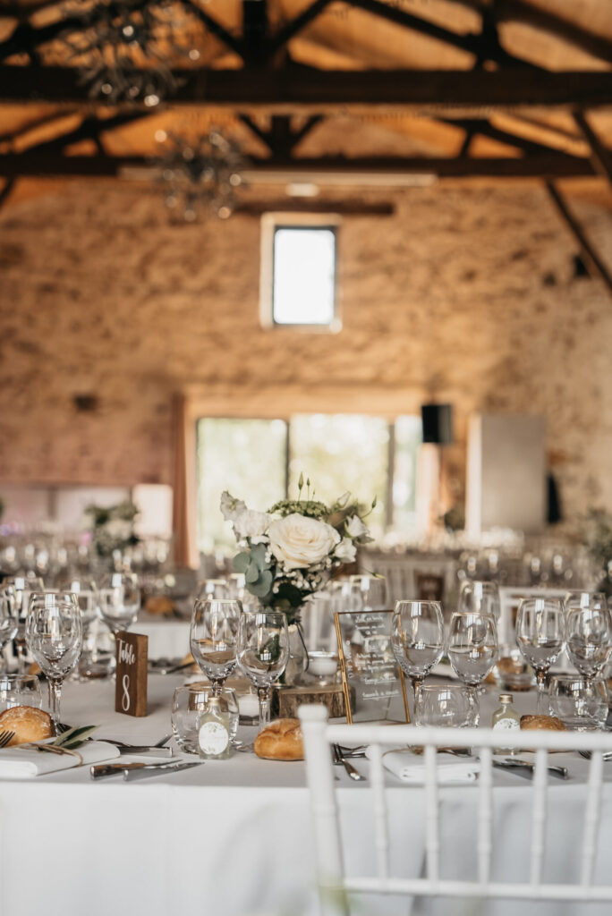 lieu mariage vendée champêtre décoration mariage poutre pierre