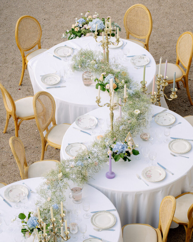 diner, table bubble, chaises, diner, gypsophile, auvergne