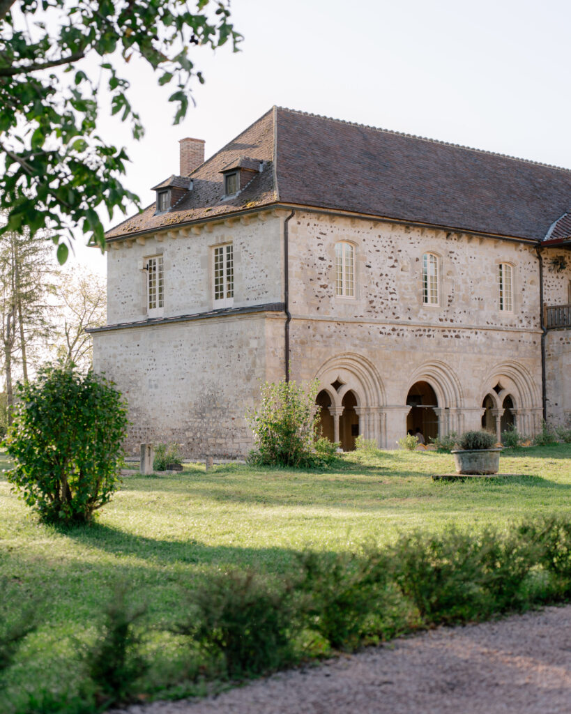 lieu de réception auvergne, abbaye saint gilbert, allier